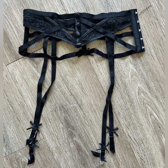 For Love And Lemons Black Lace Garter - Picture 3 of 7